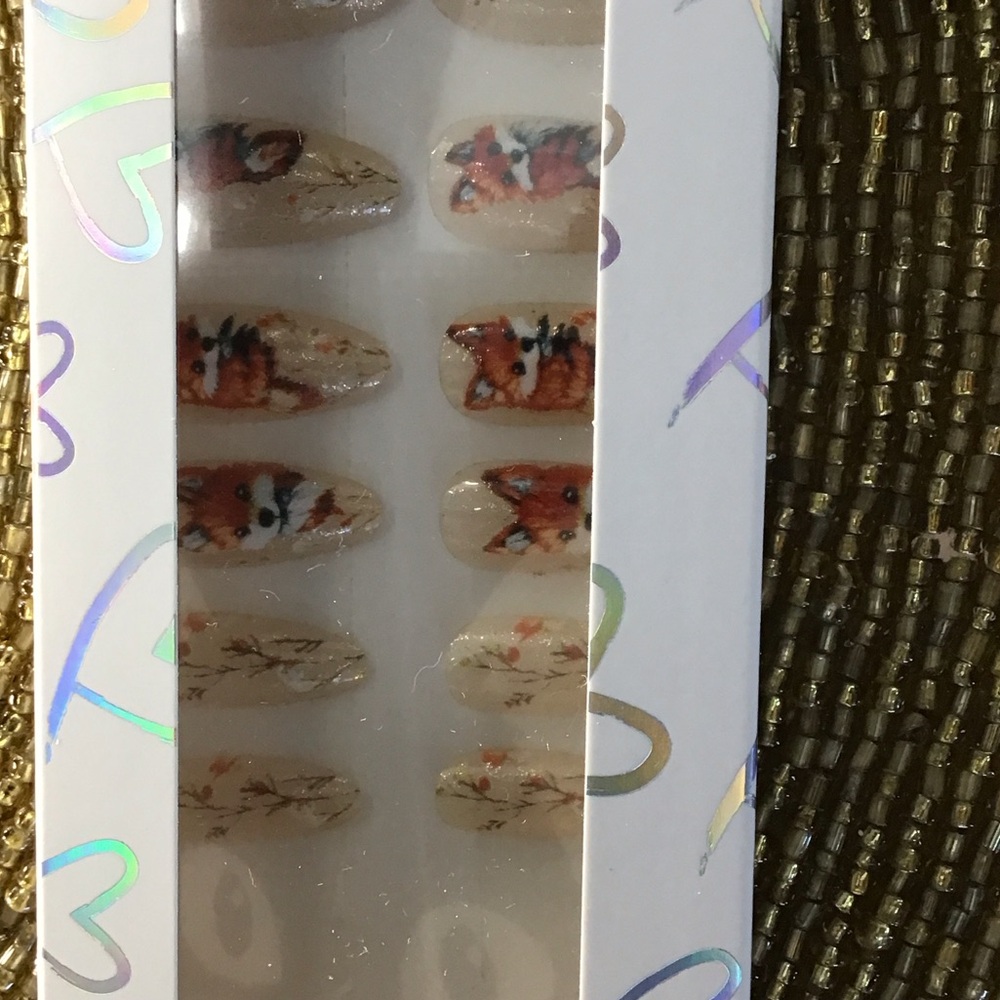 Press-On Nails with Orange Fox Design New in a box (M)